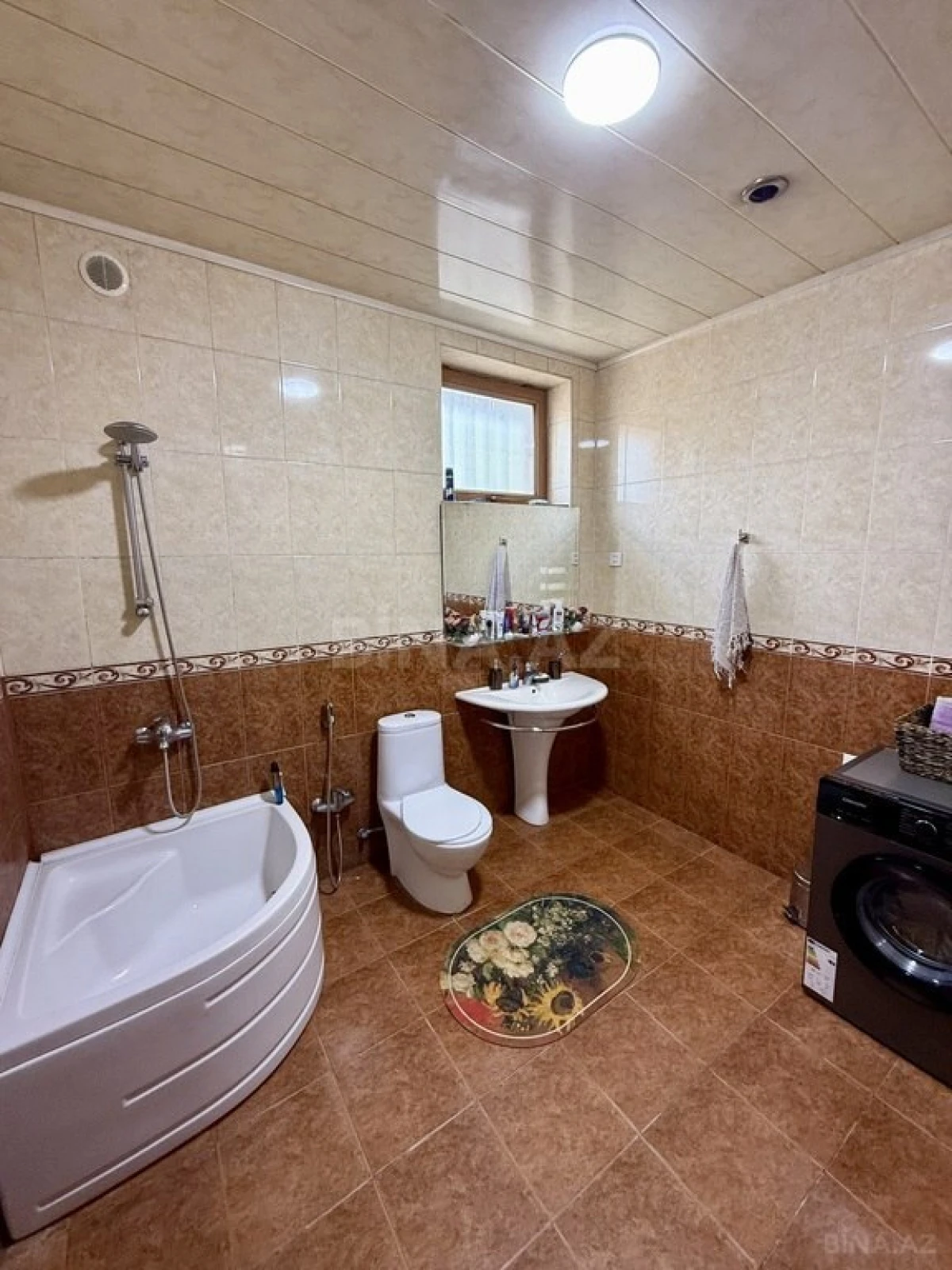 Satılır 5 otaqlı həyət evi 600 m²