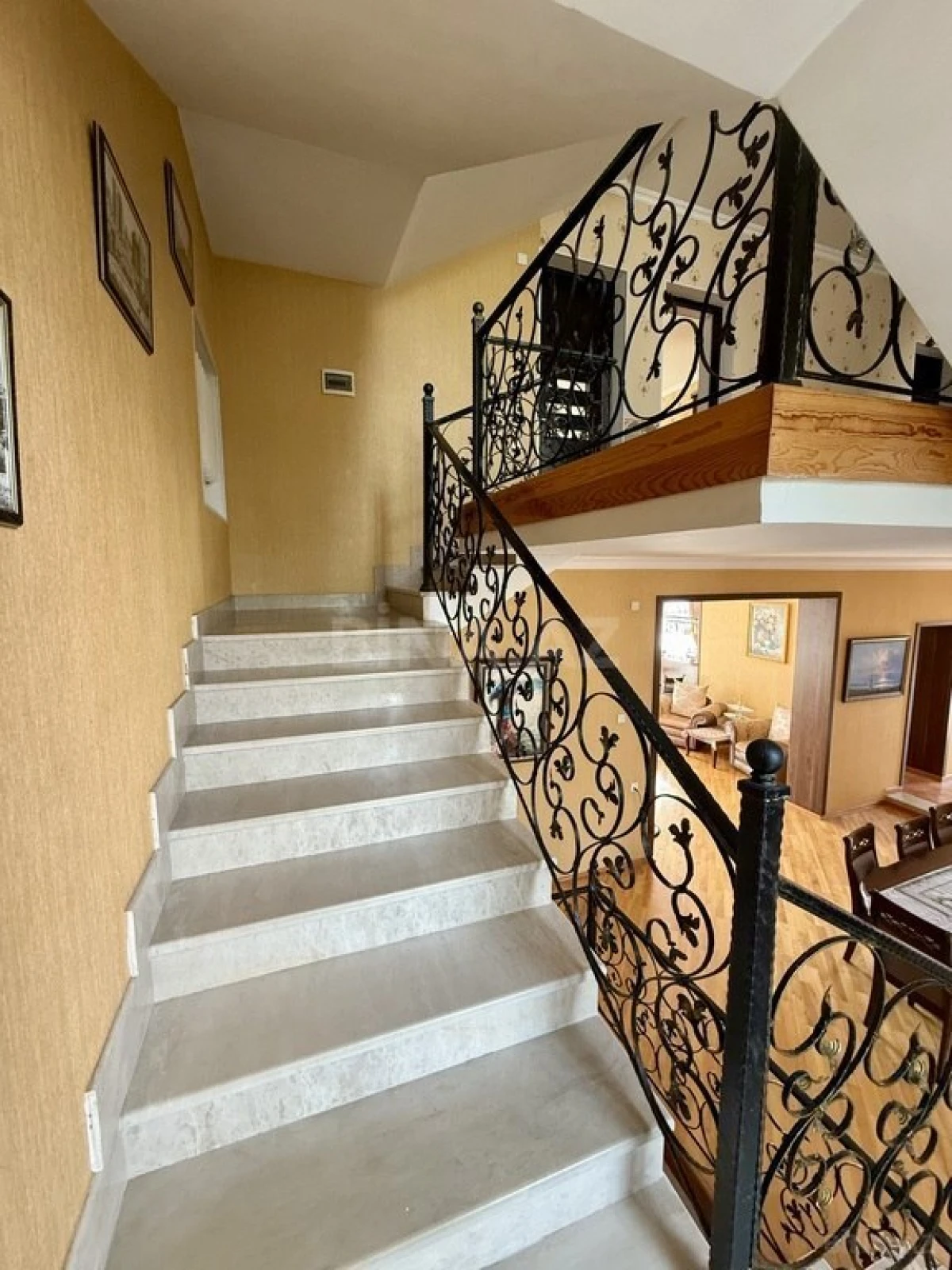 Satılır 5 otaqlı həyət evi 600 m²