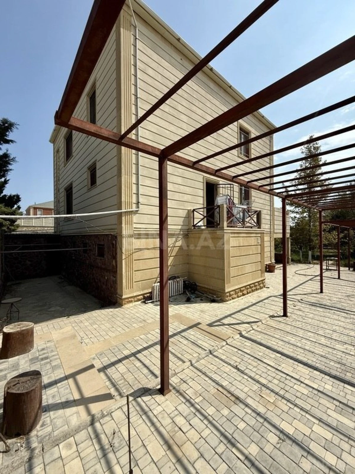 Satılır 5 otaqlı həyət evi 600 m²