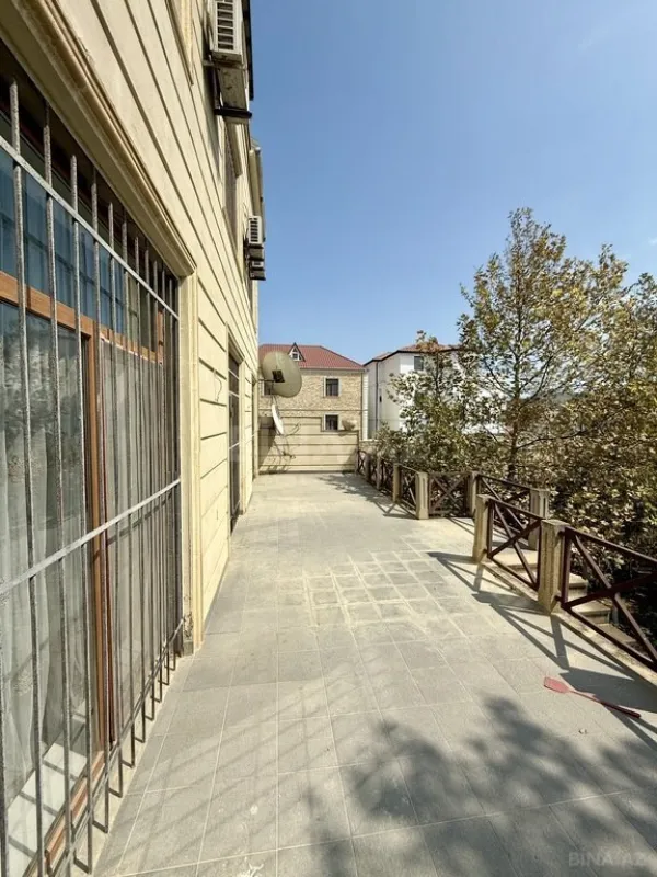 Satılır 5 otaqlı həyət evi 600 m²