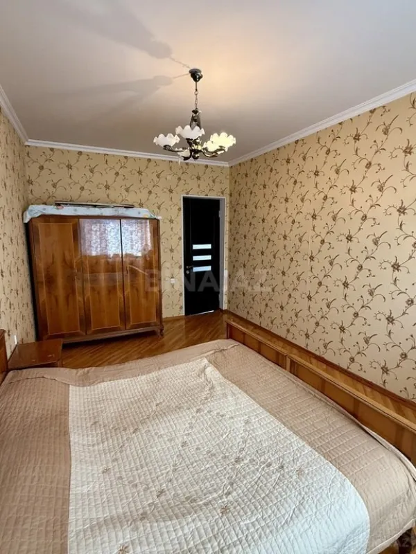 Satılır 5 otaqlı həyət evi 600 m²