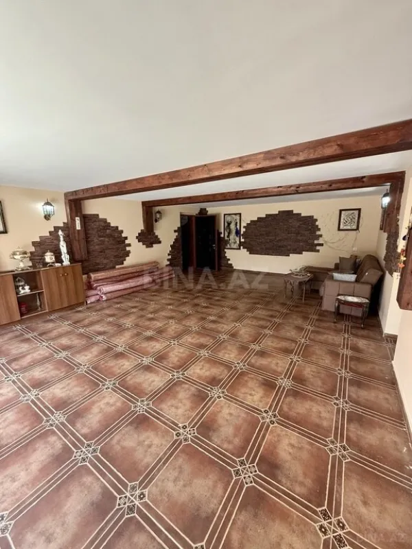 Satılır 5 otaqlı həyət evi 600 m²