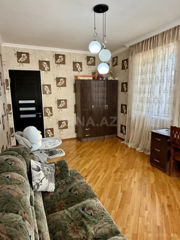 Satılır 5 otaqlı həyət evi 600 m²