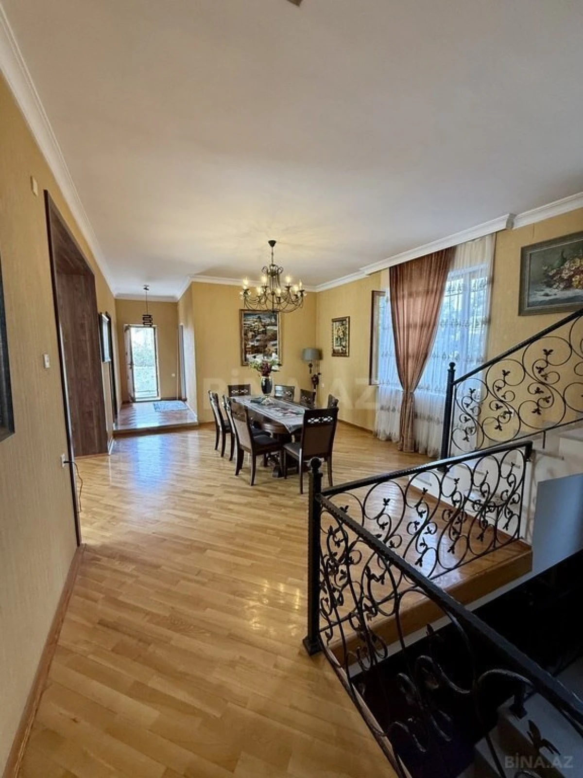 Satılır 5 otaqlı həyət evi 600 m²
