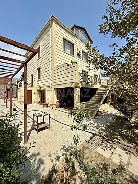 Satılır 5 otaqlı həyət evi 600 m²