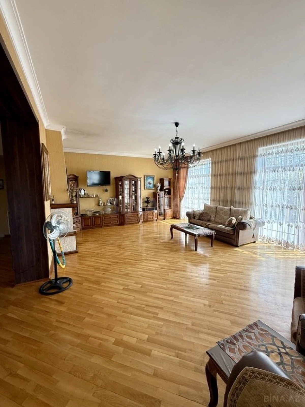 Satılır 5 otaqlı həyət evi 600 m²