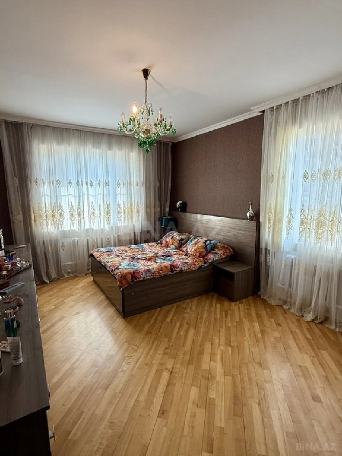 Satılır 5 otaqlı həyət evi 600 m²