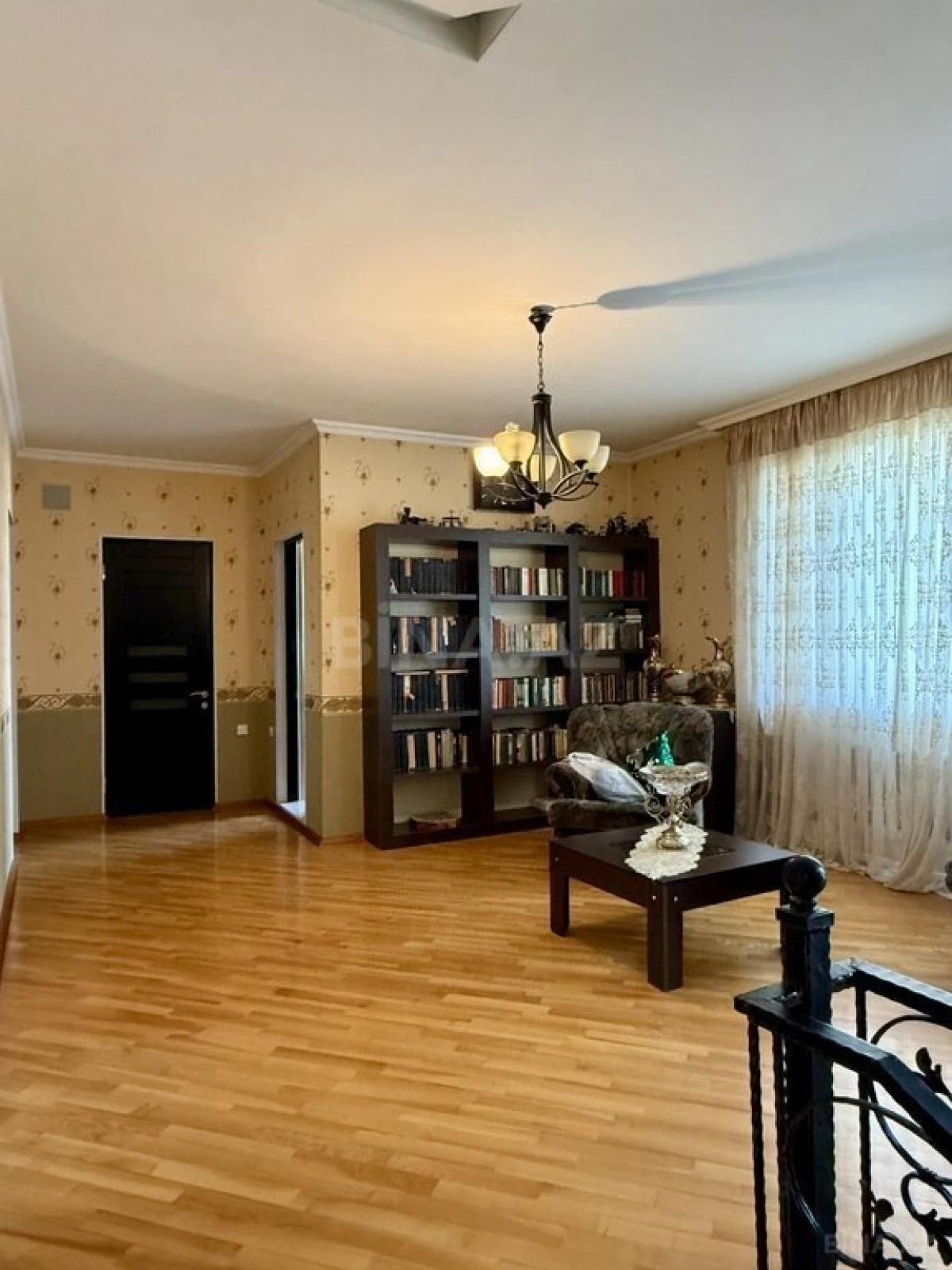 Satılır 5 otaqlı həyət evi 600 m²
