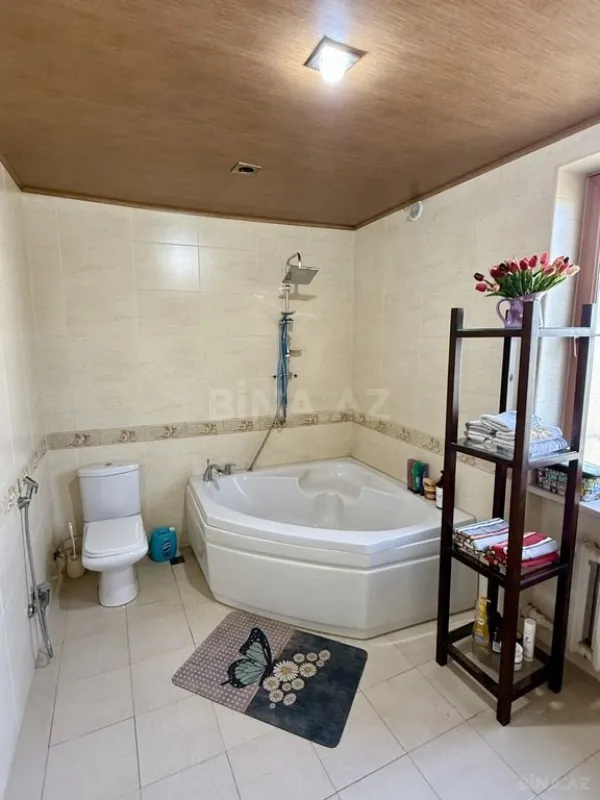 Satılır 5 otaqlı həyət evi 600 m²