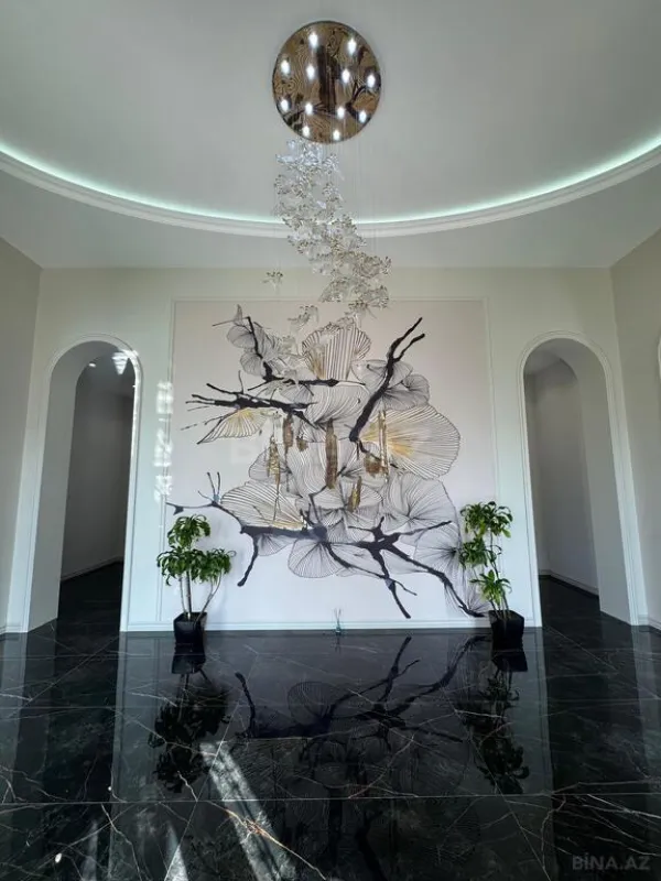 Satılır 5 otaqlı həyət evi 250 m²