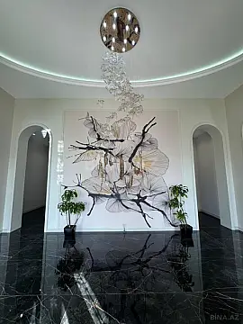 Satılır 5 otaqlı həyət evi 250 m²