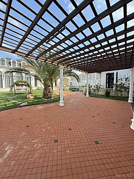 Satılır 5 otaqlı həyət evi 250 m²