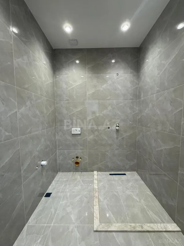 Satılır 5 otaqlı həyət evi 250 m²