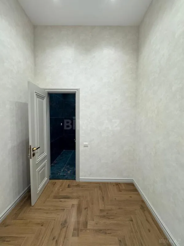 Satılır 5 otaqlı həyət evi 250 m²
