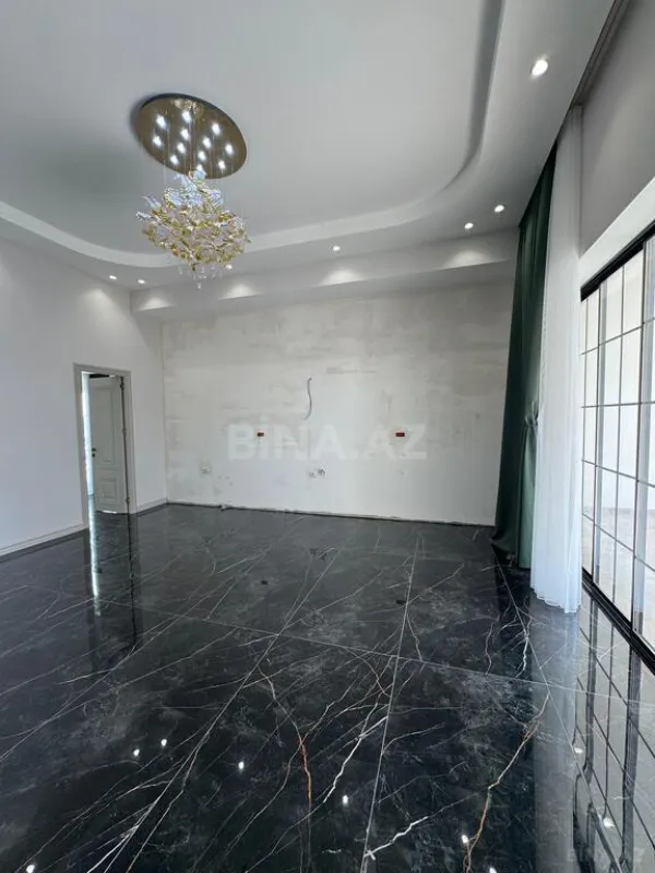 Satılır 5 otaqlı həyət evi 250 m²