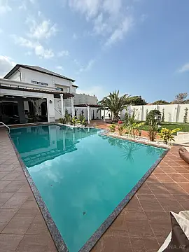 Satılır 5 otaqlı həyət evi 250 m²