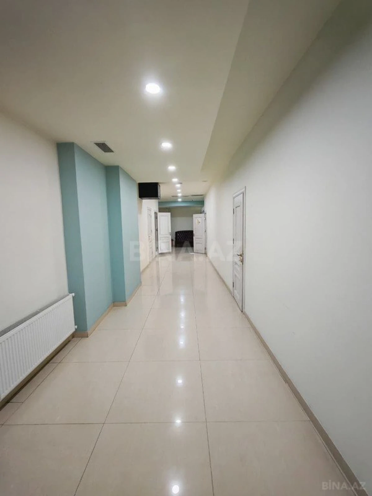 Kirayə verilir 20 otaqlı ofis 1100 m²