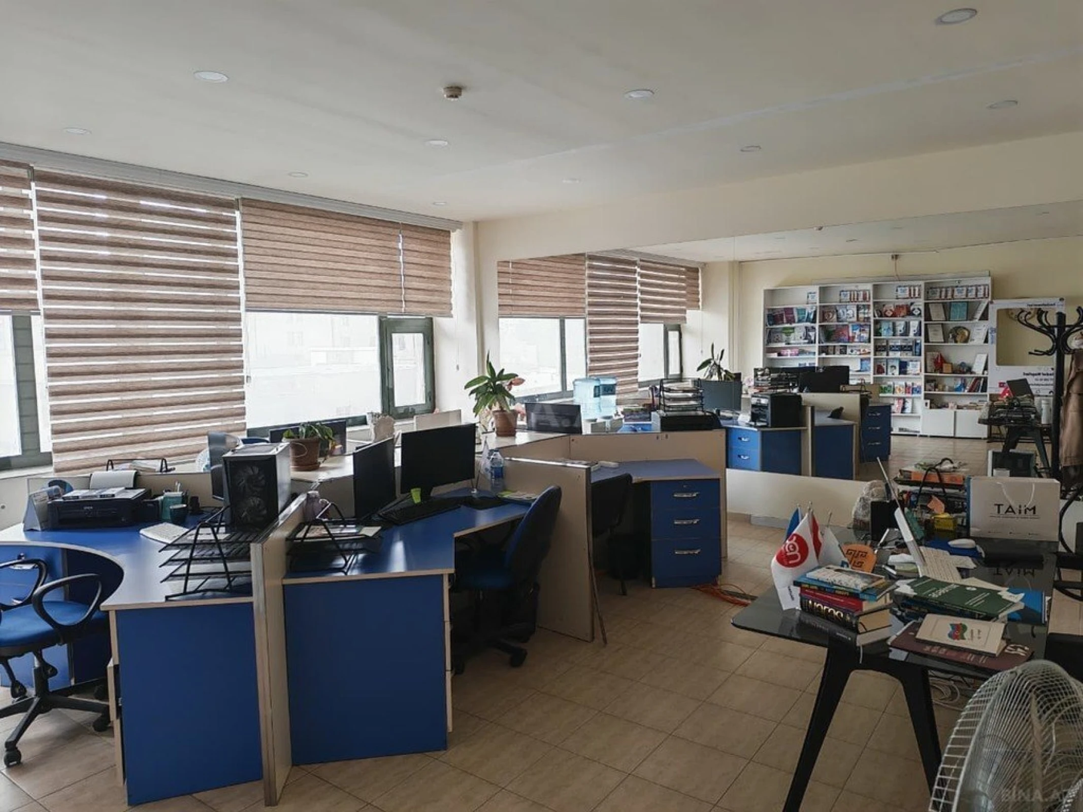 Kirayə verilir 20 otaqlı ofis 1100 m²