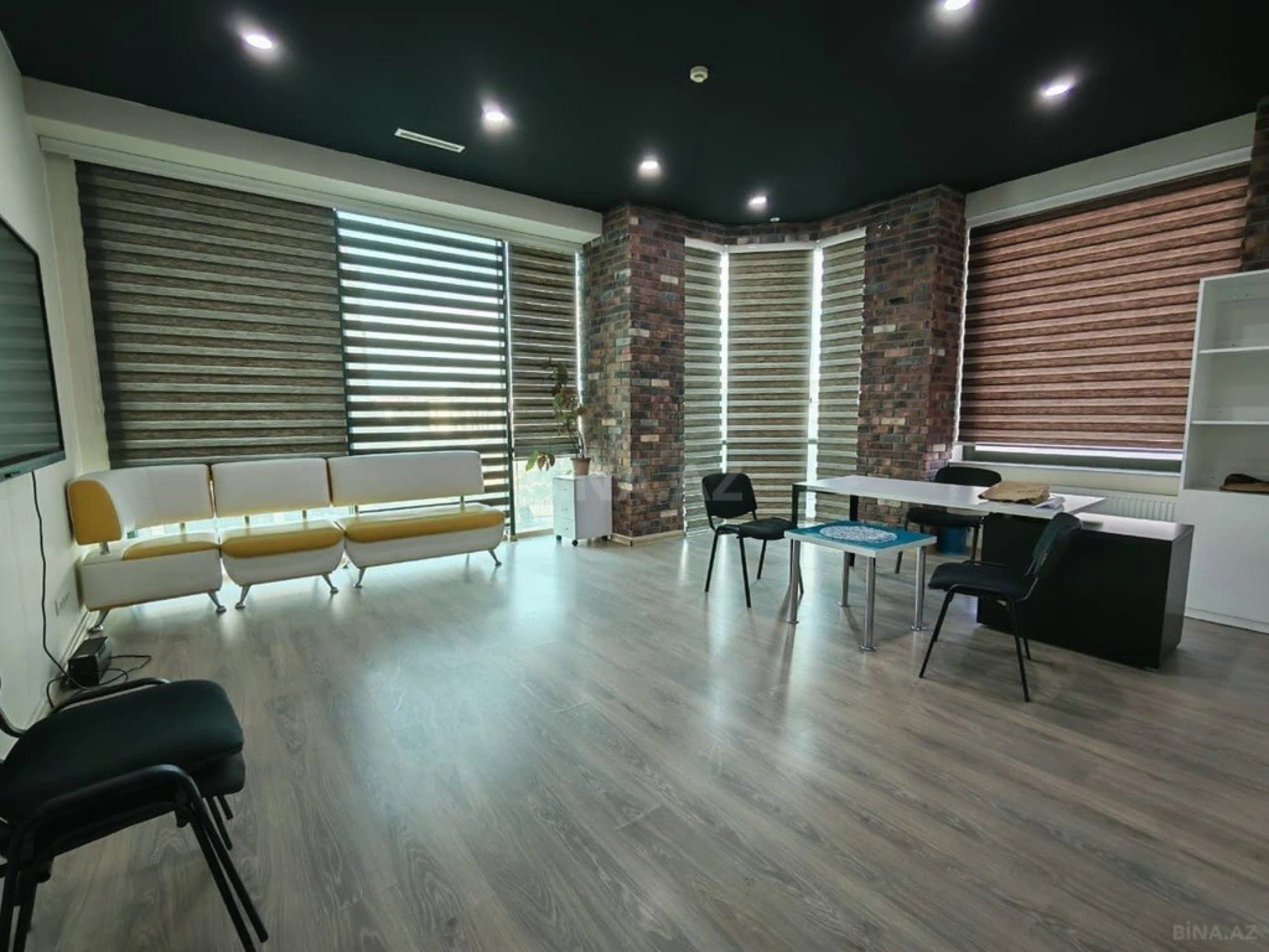 Kirayə verilir 20 otaqlı ofis 1100 m²