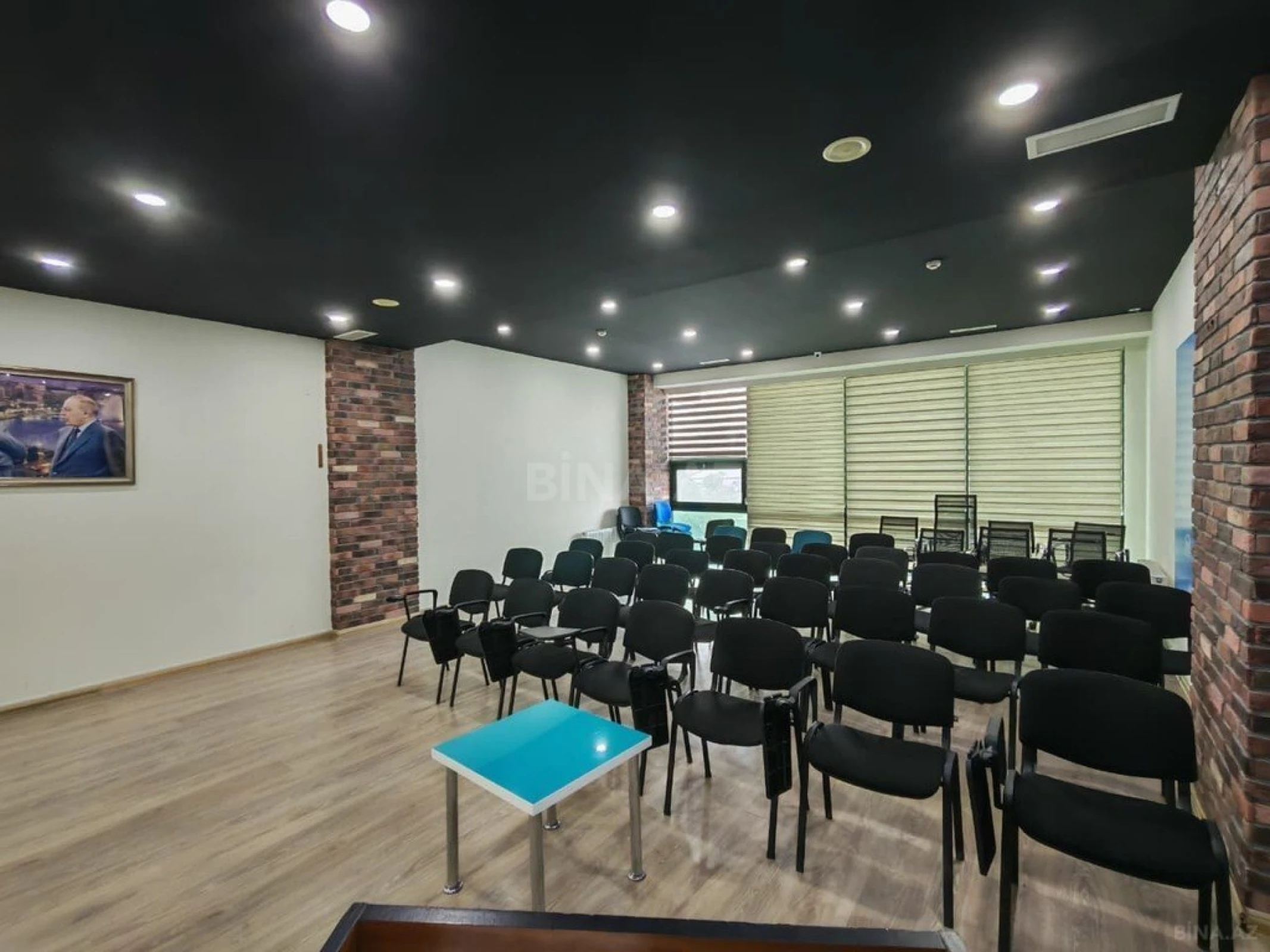 Kirayə verilir 20 otaqlı ofis 1100 m²