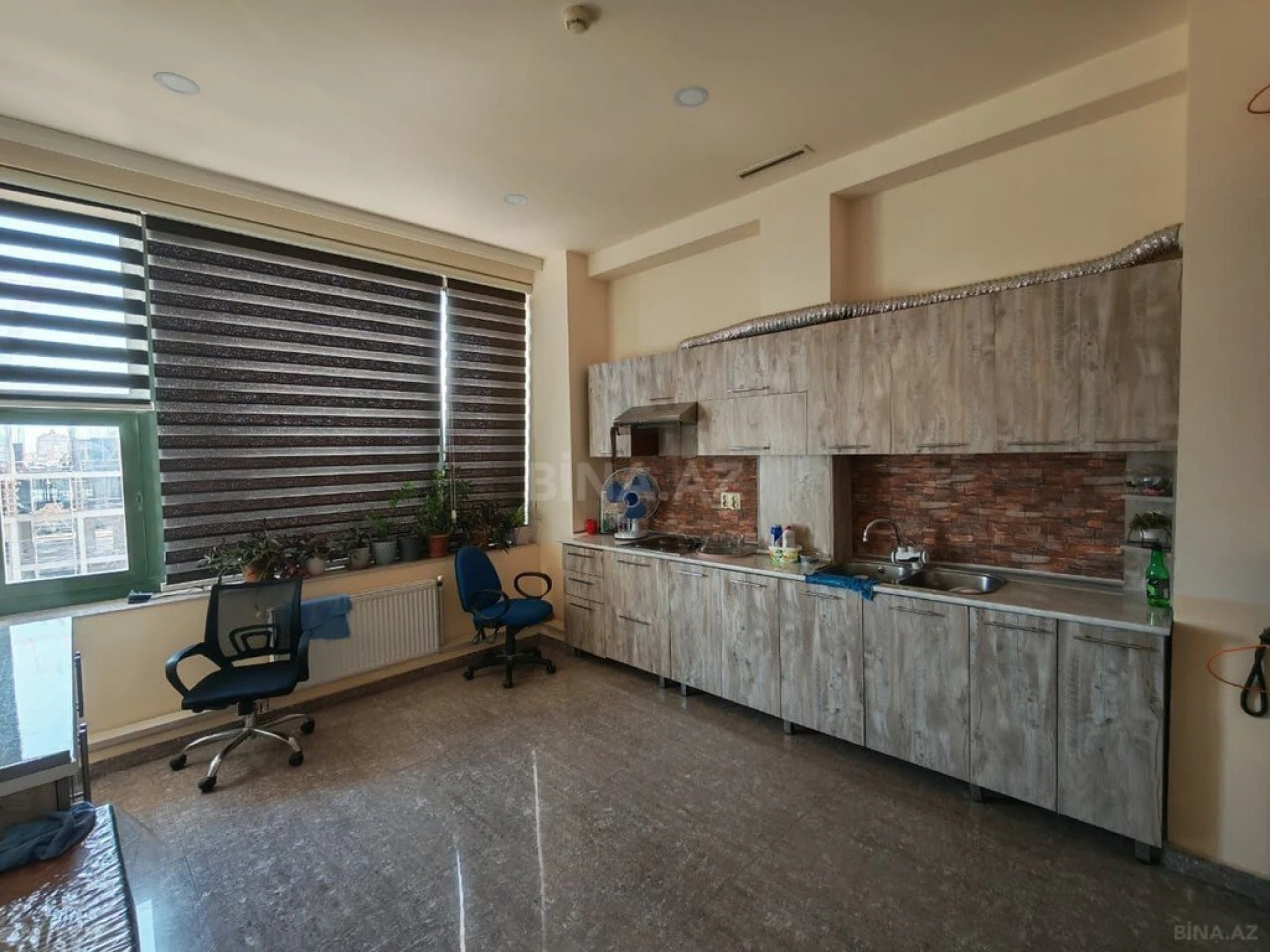 Kirayə verilir 20 otaqlı ofis 1100 m²