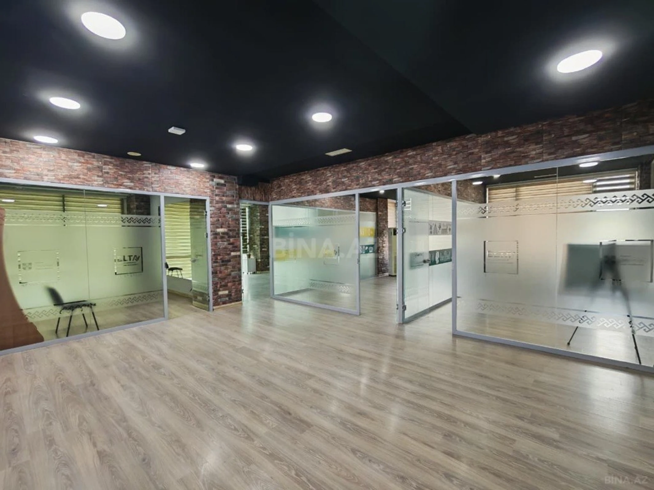 Kirayə verilir 20 otaqlı ofis 1100 m²