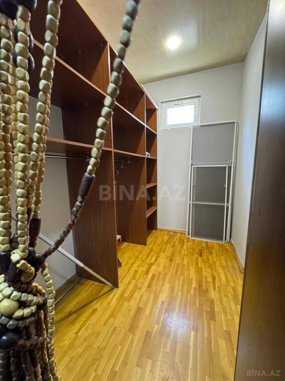 Satılır 7 otaqlı həyət evi 375 m²
