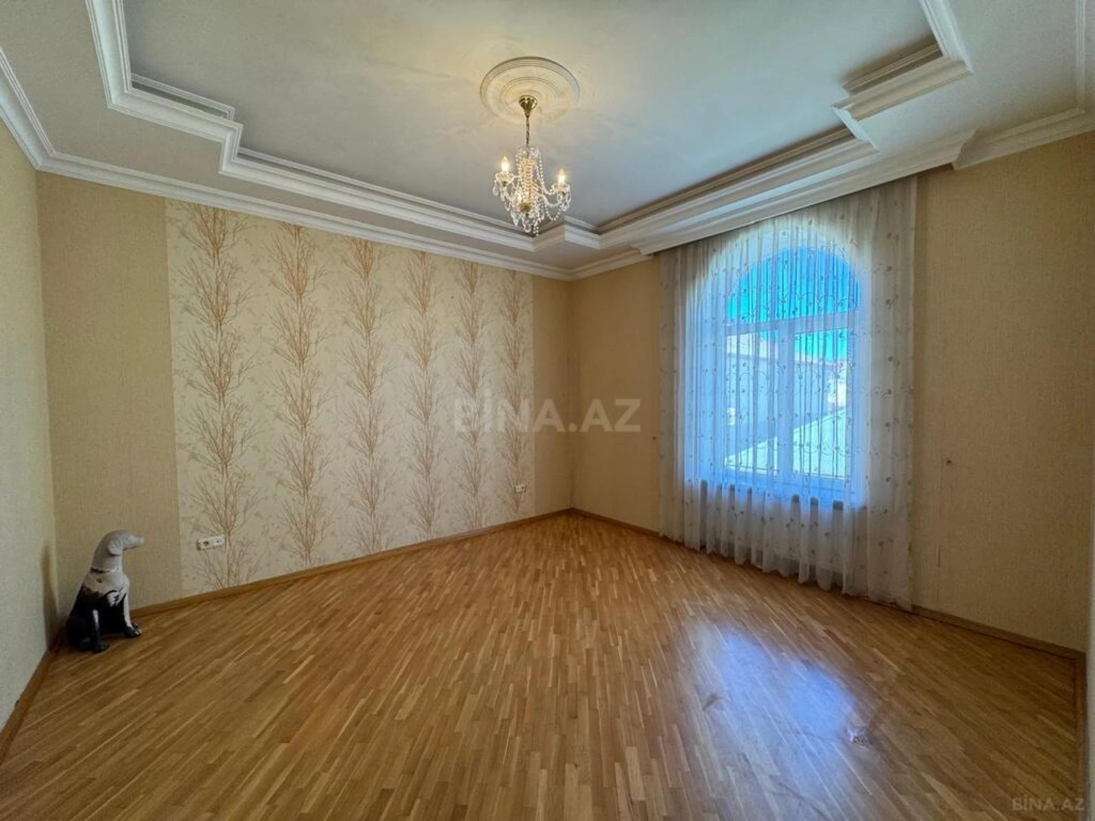 Satılır 7 otaqlı həyət evi 375 m²