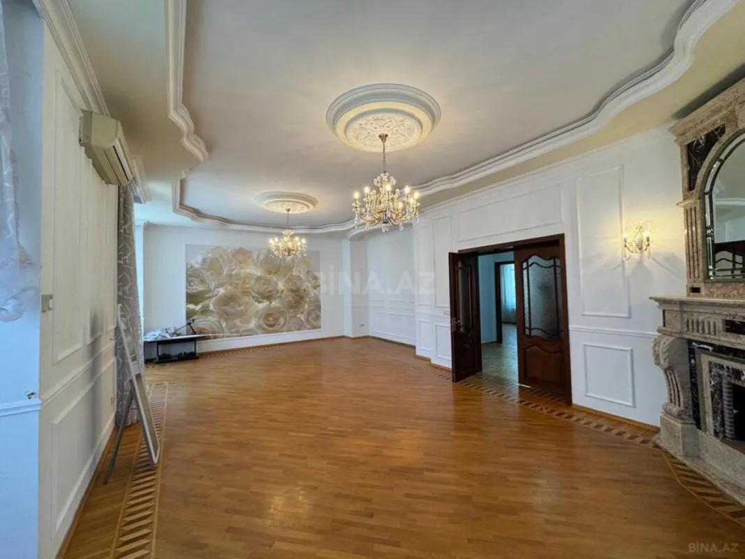 Satılır 7 otaqlı həyət evi 375 m²