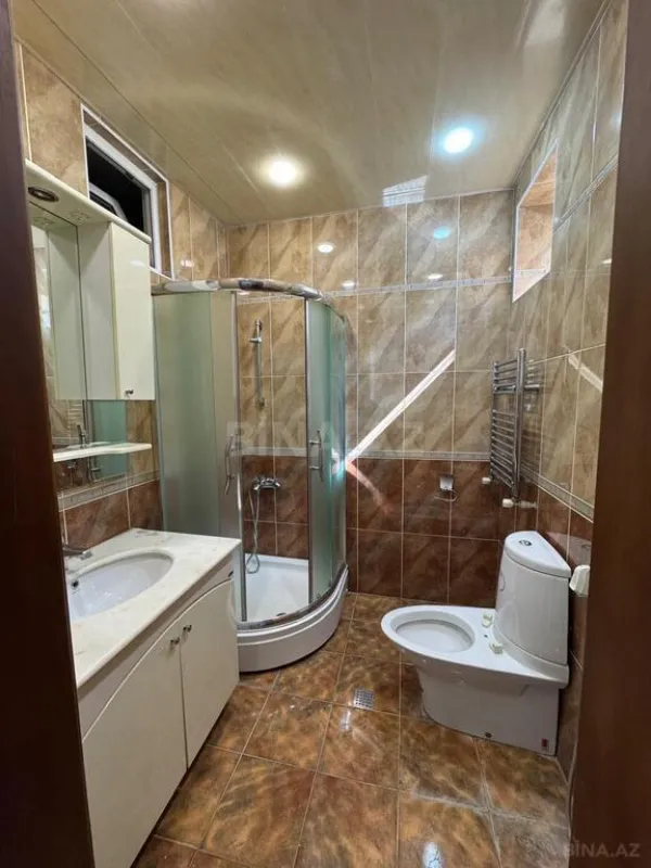 Satılır 7 otaqlı həyət evi 375 m²