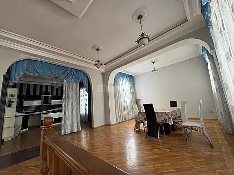 Satılır 7 otaqlı həyət evi 375 m²