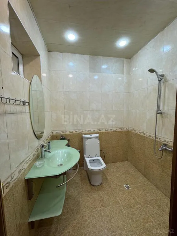 Satılır 7 otaqlı həyət evi 375 m²