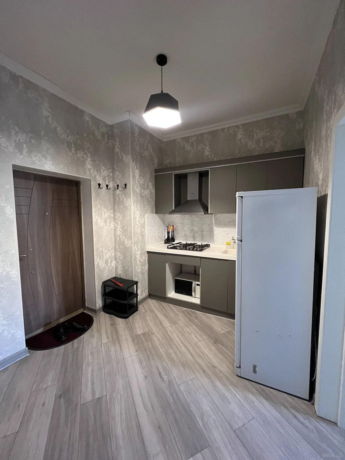 Kirayə verilir 2 otaqlı mənzil 70 m²