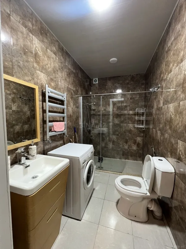 Kirayə verilir 2 otaqlı mənzil 70 m²