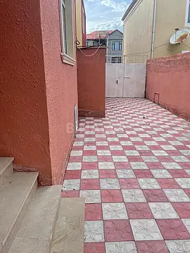 Satılır 4 otaqlı həyət evi 140 m²