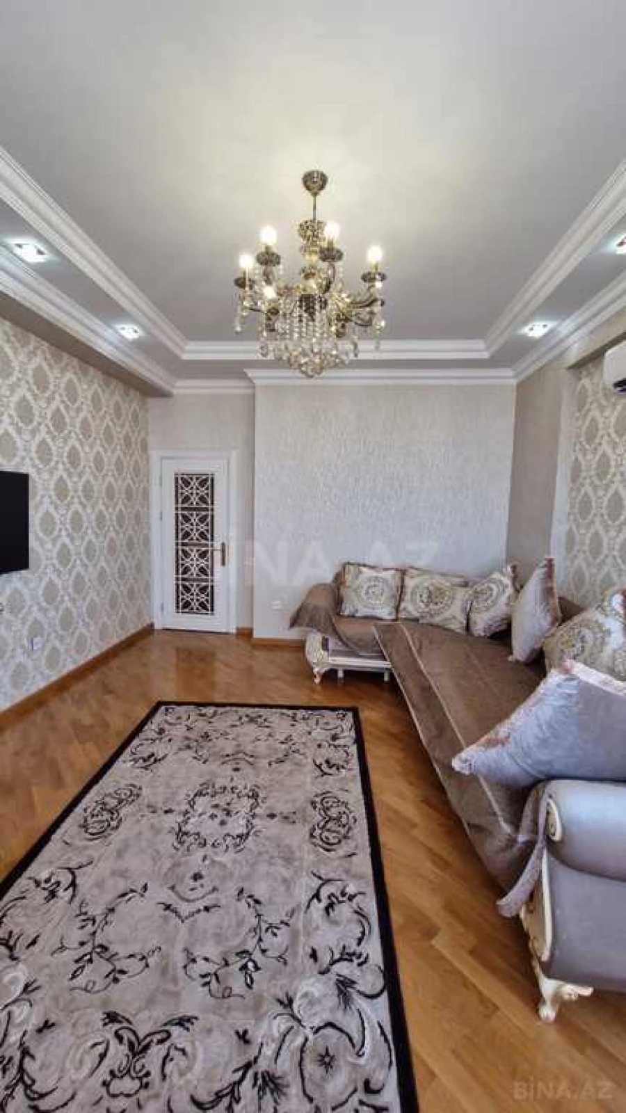 Satılır 3 otaqlı mənzil 115 m²