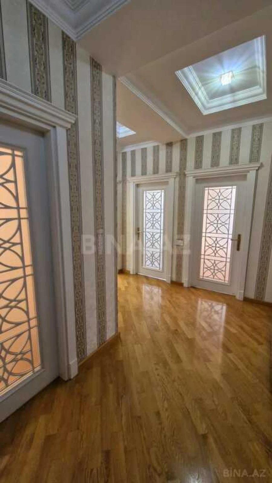 Satılır 3 otaqlı mənzil 115 m²
