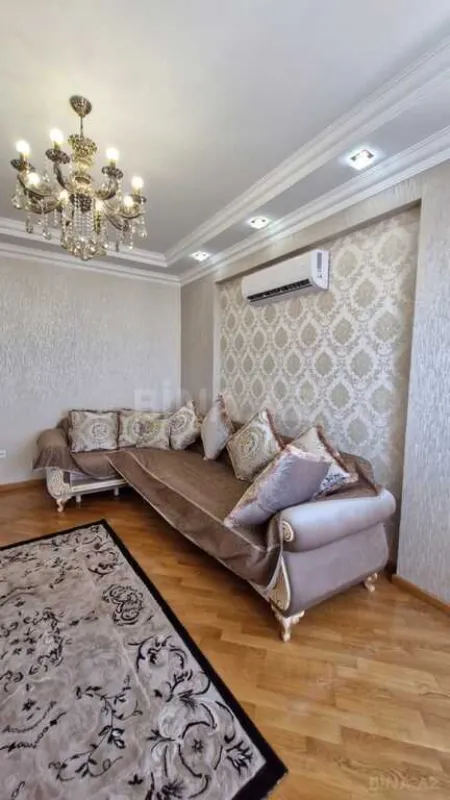 Satılır 3 otaqlı mənzil 115 m²