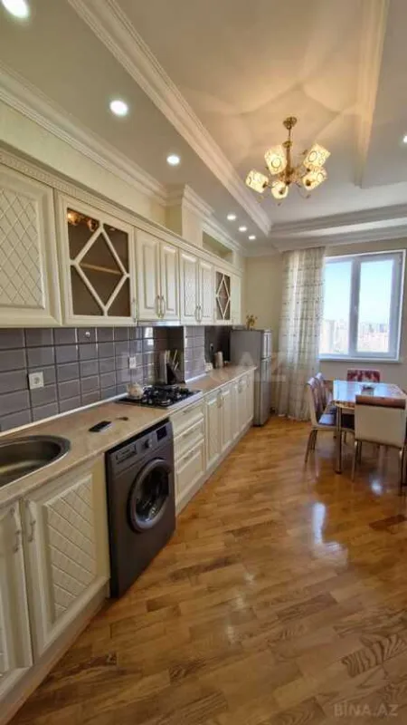 Satılır 3 otaqlı mənzil 115 m²