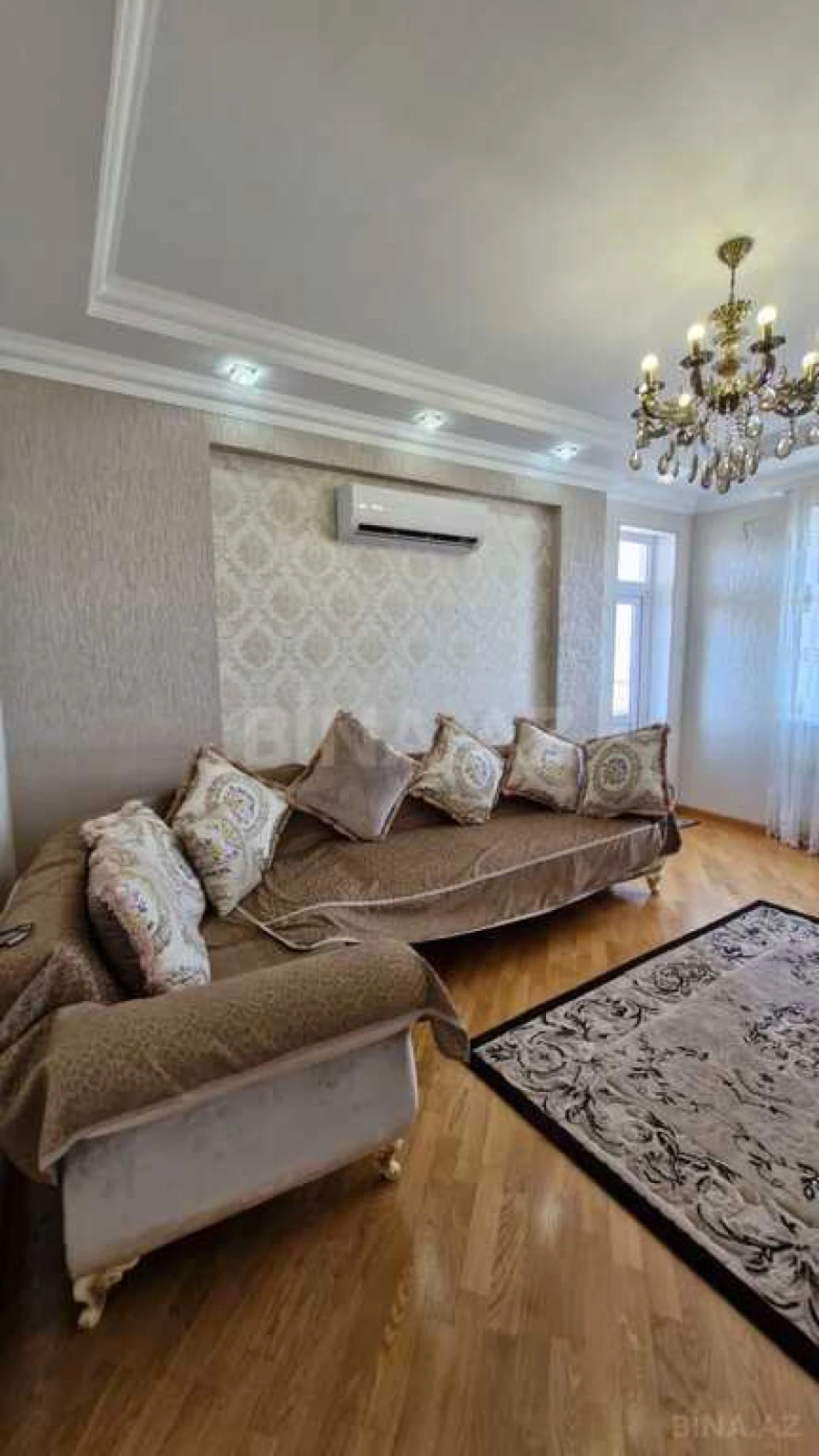 Satılır 3 otaqlı mənzil 115 m²