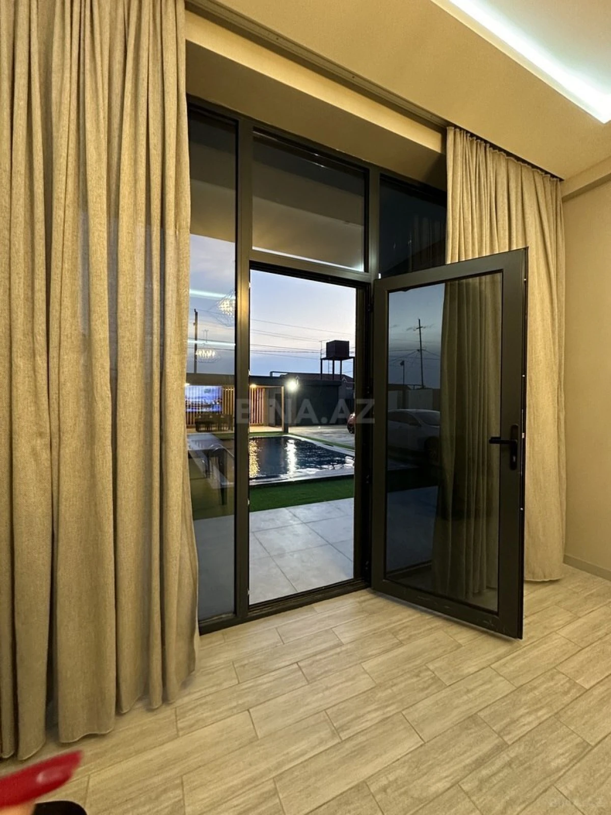 Kirayə verilir 4 otaqlı həyət evi 320 m²