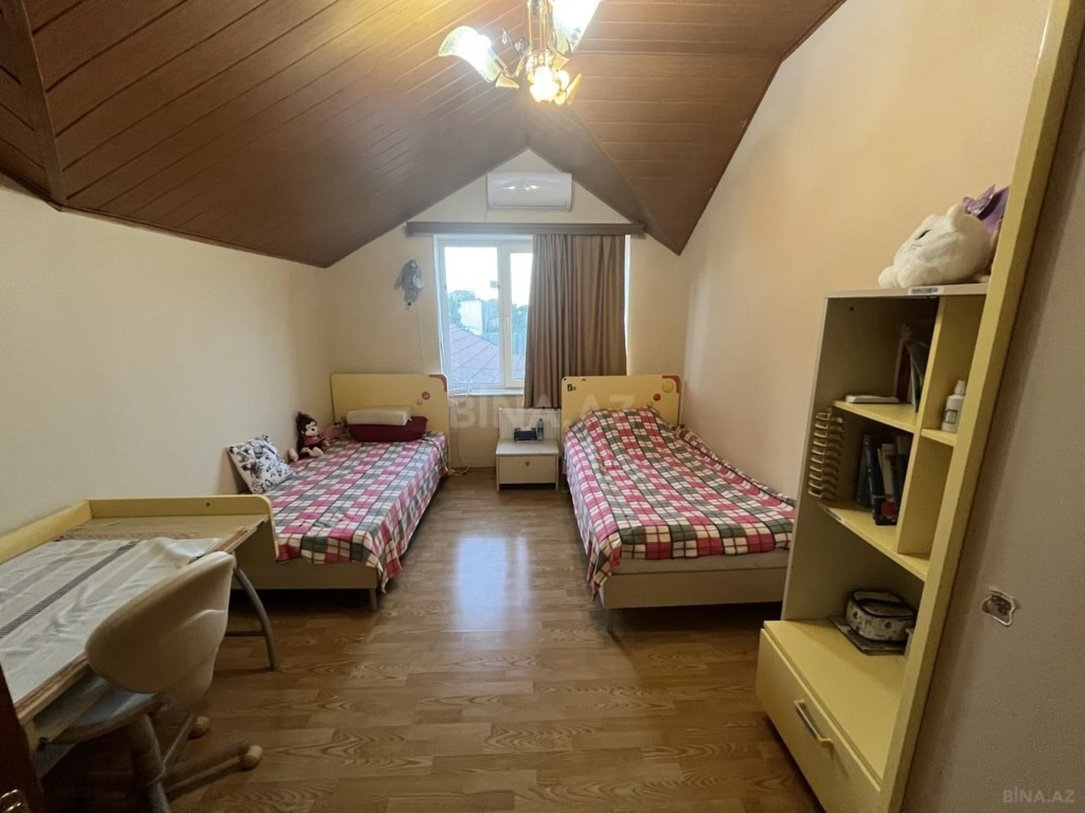 Satılır 4 otaqlı həyət evi 200 m²