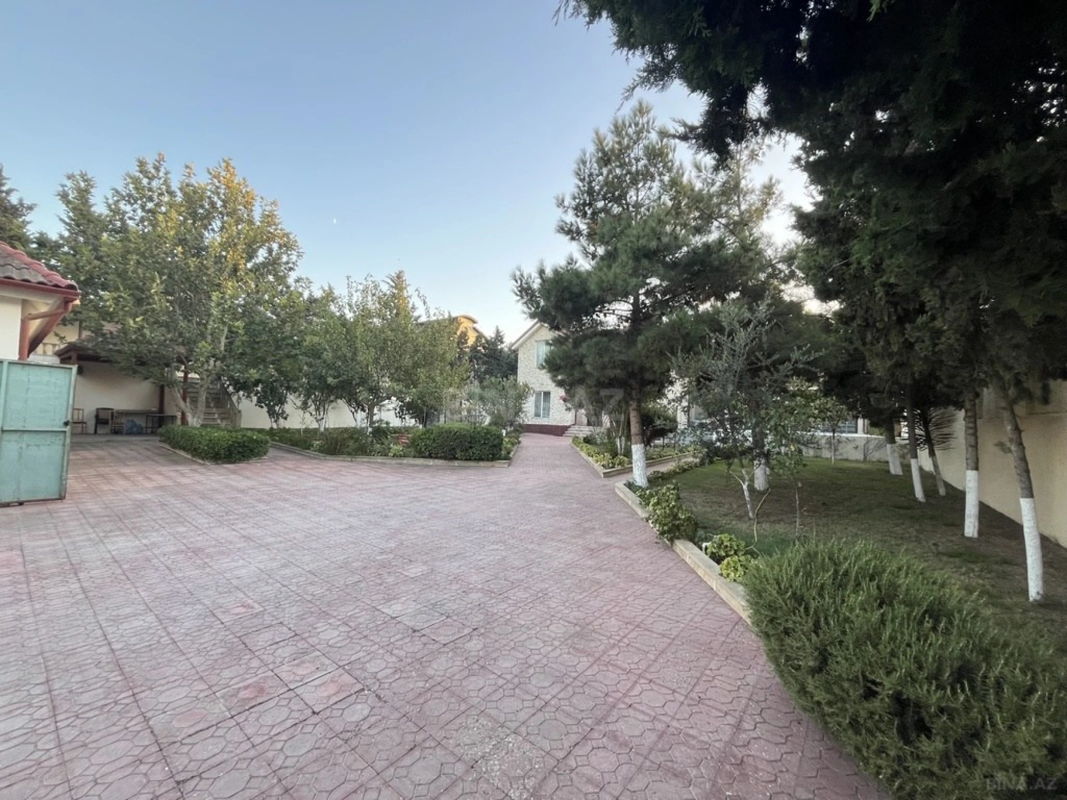 Satılır 4 otaqlı həyət evi 200 m²