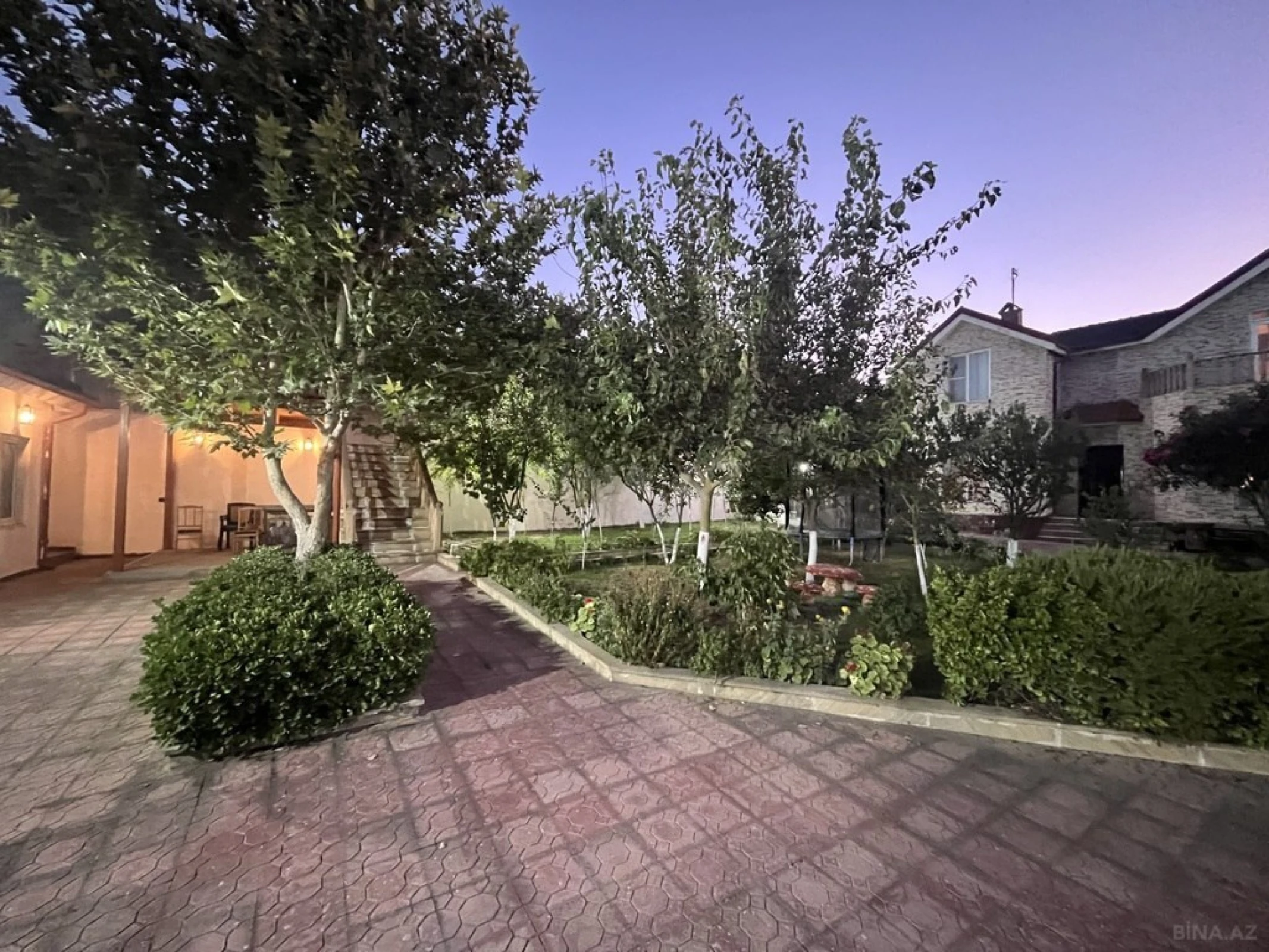 Satılır 4 otaqlı həyət evi 200 m²