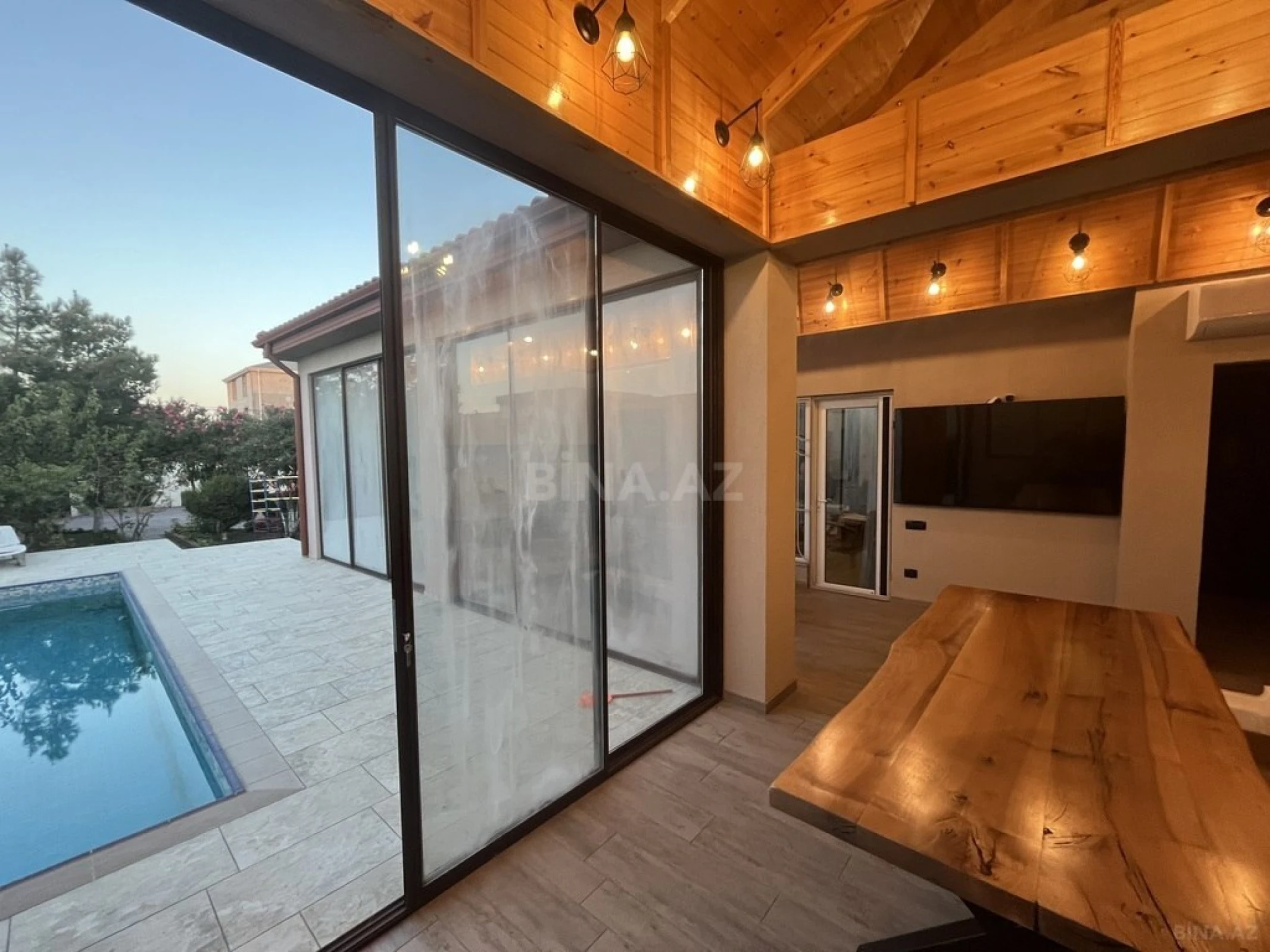 Satılır 4 otaqlı həyət evi 200 m²