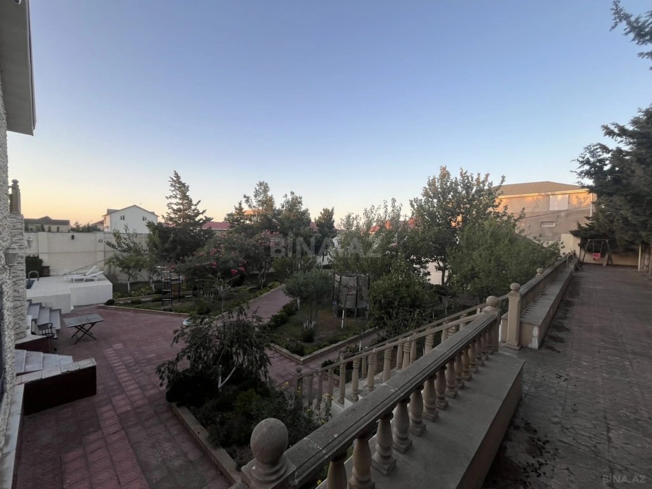 Satılır 4 otaqlı həyət evi 200 m²