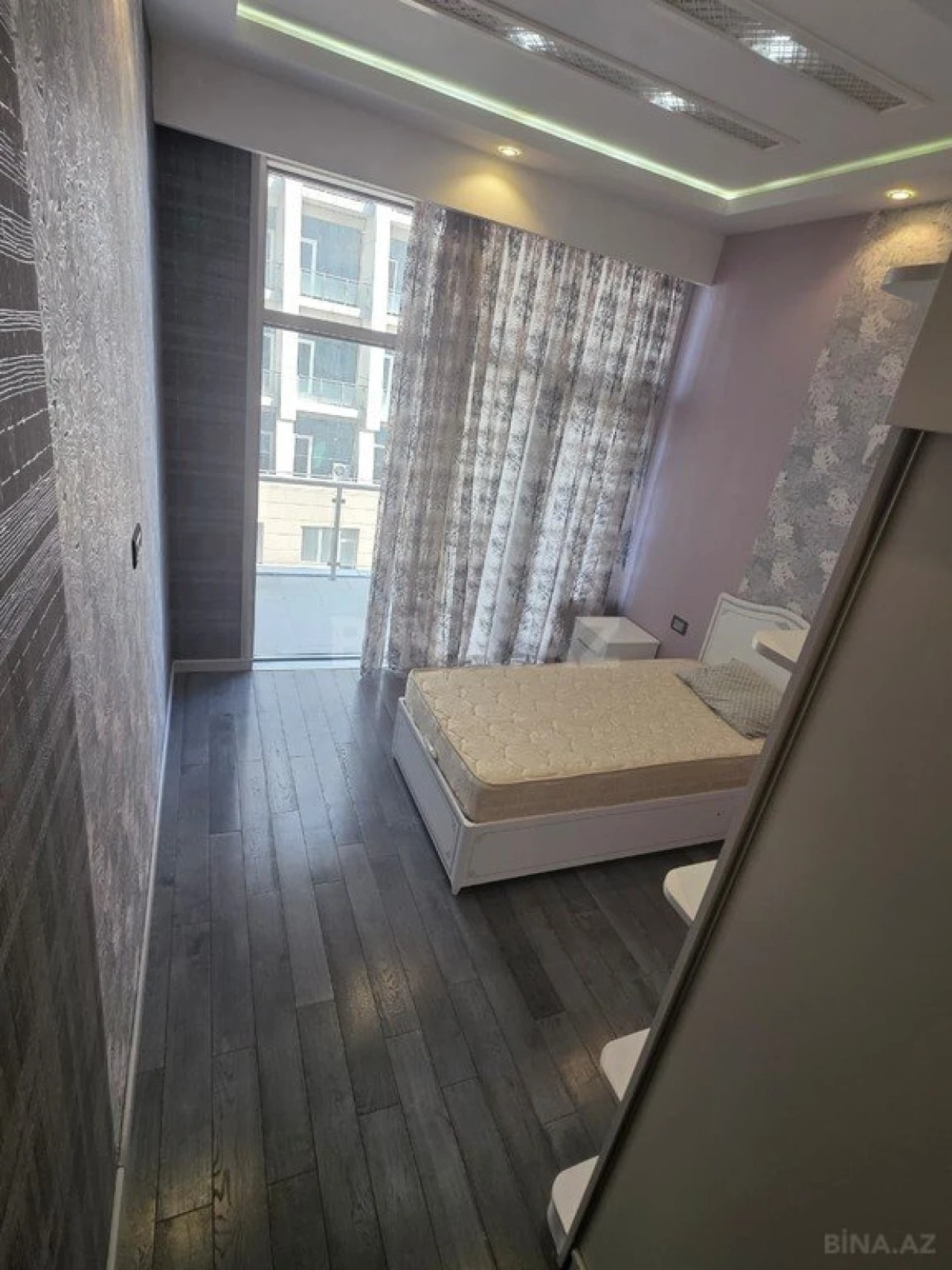 Kirayə verilir 4 otaqlı mənzil 180 m²