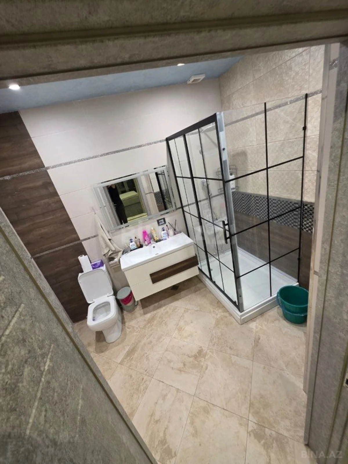 Kirayə verilir 4 otaqlı mənzil 180 m²
