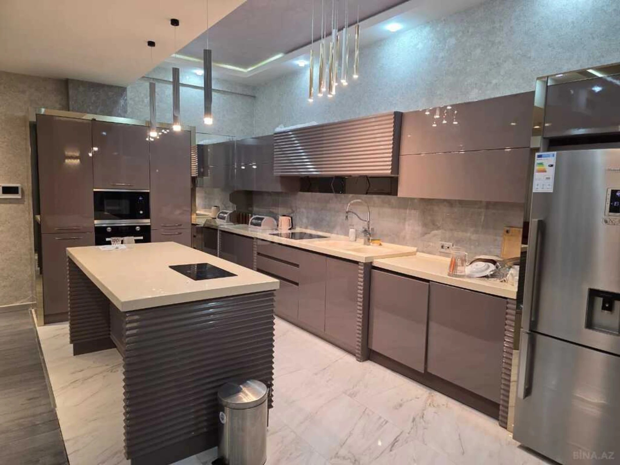 Kirayə verilir 4 otaqlı mənzil 180 m²