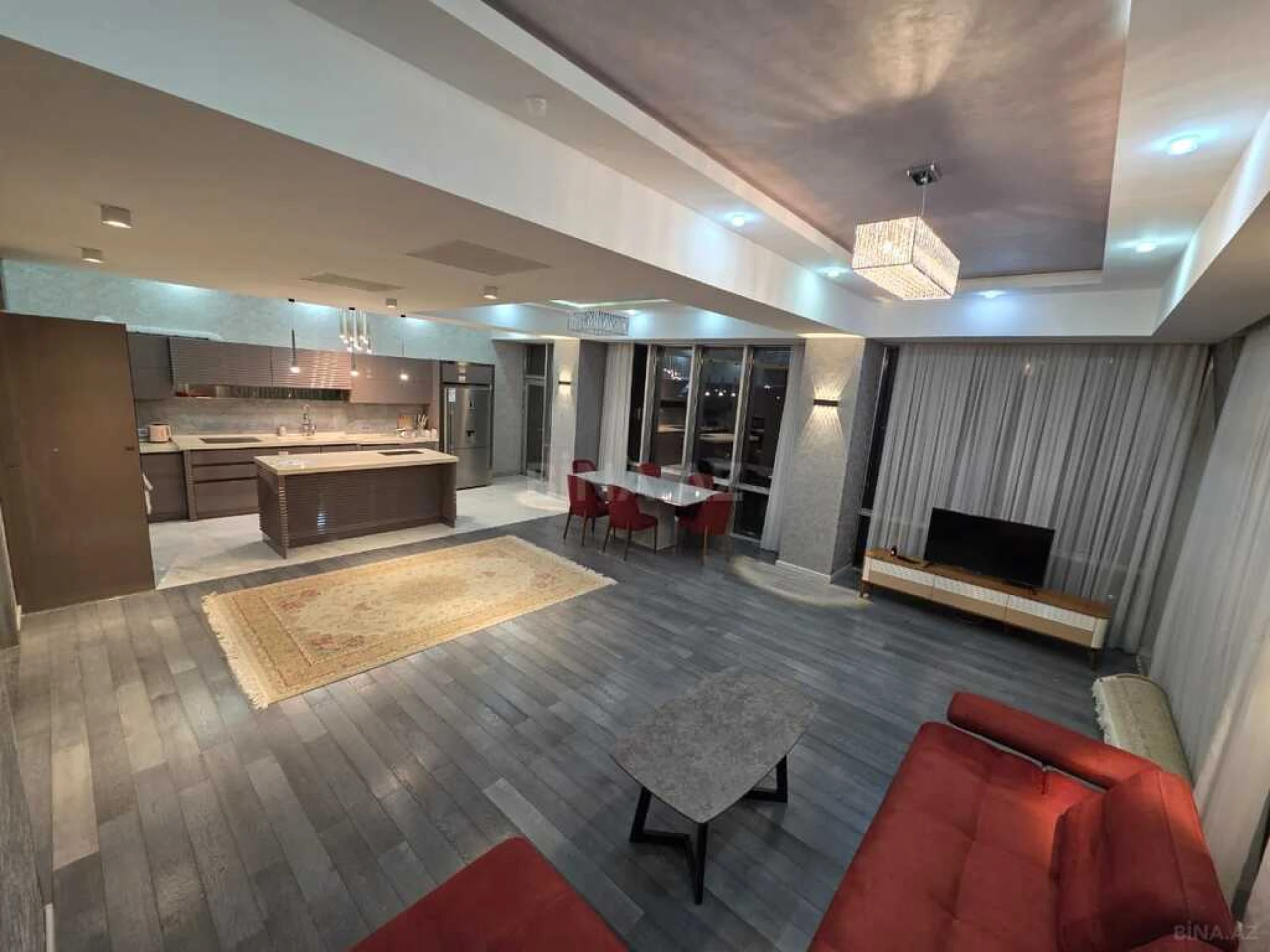 Kirayə verilir 4 otaqlı mənzil 180 m²